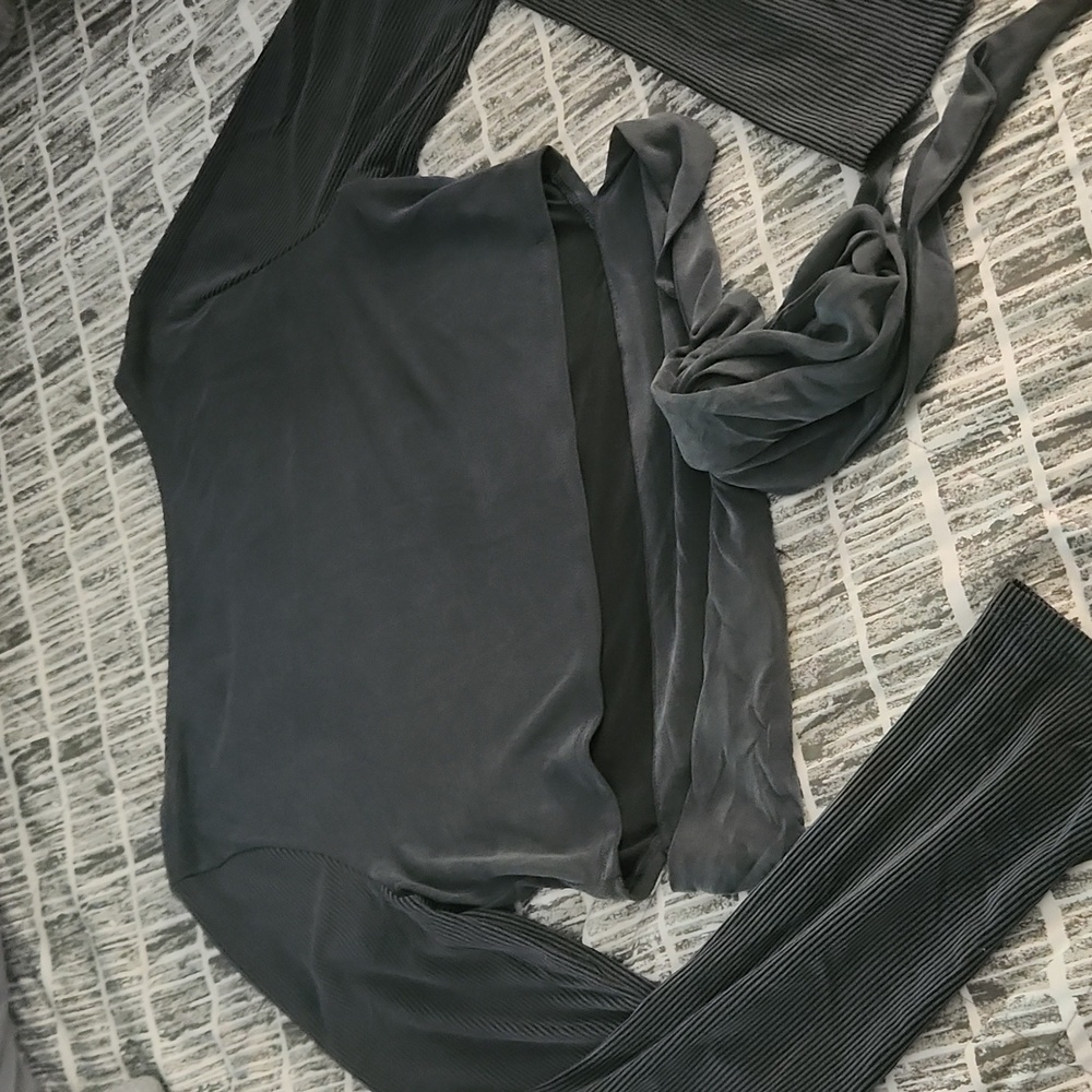 Victoria Secret Cropped Top - Picture 5 of 7